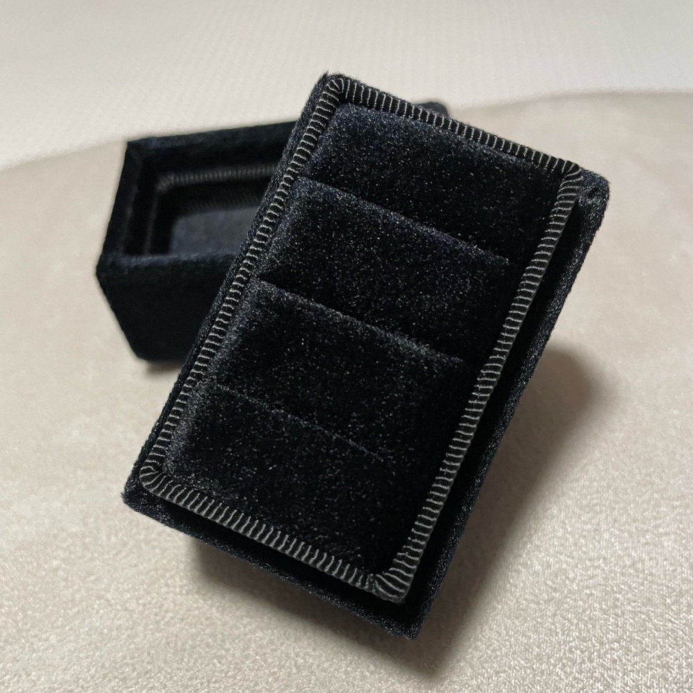 3 Slot Black Ring Box